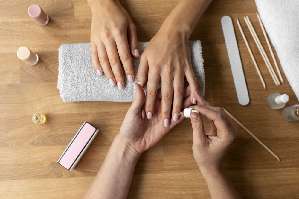 Ferramentas de manicure e ferramentas periféricas, bem como seu uso